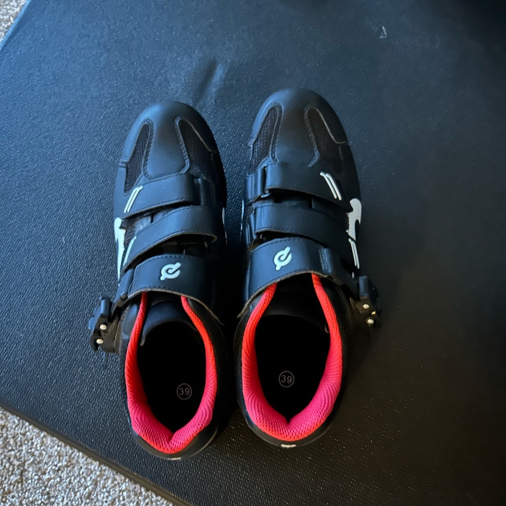 Peloton cycling shoes size 39